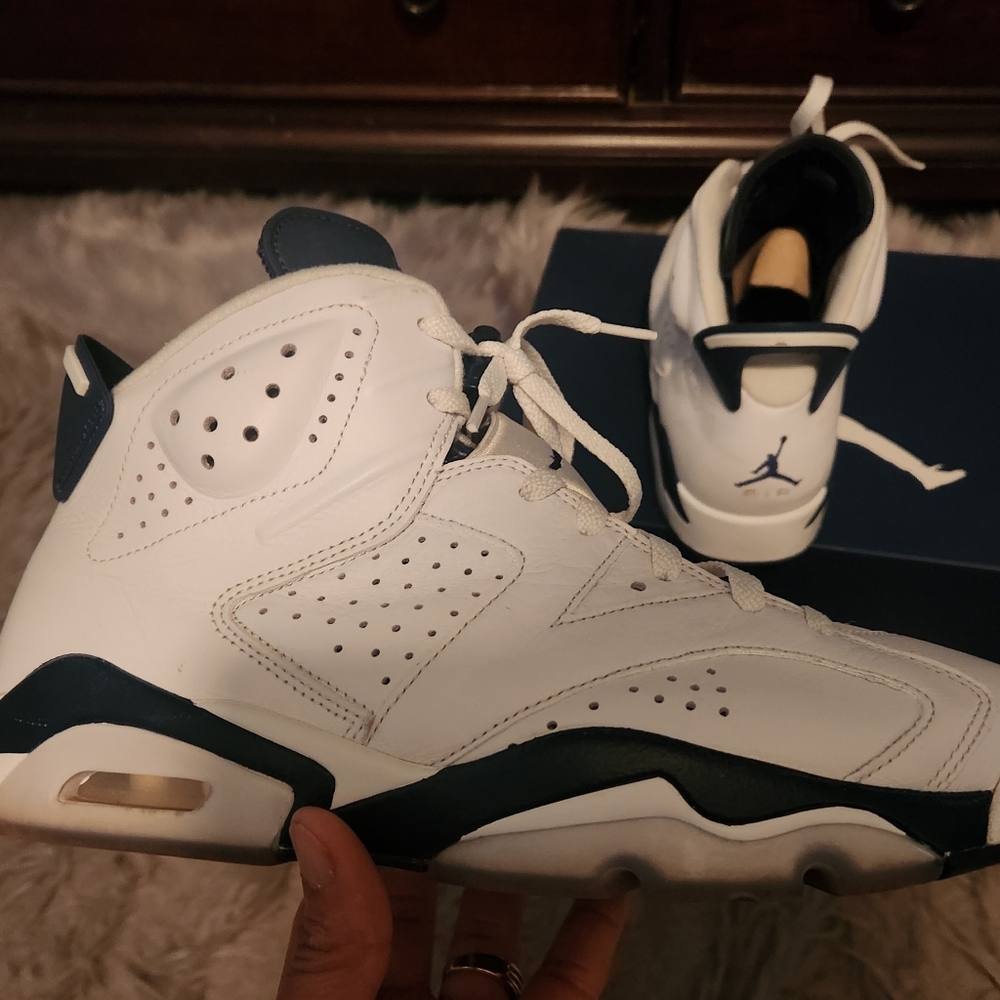 Nike Air Jordan 6 Retro White Navy Sneakers